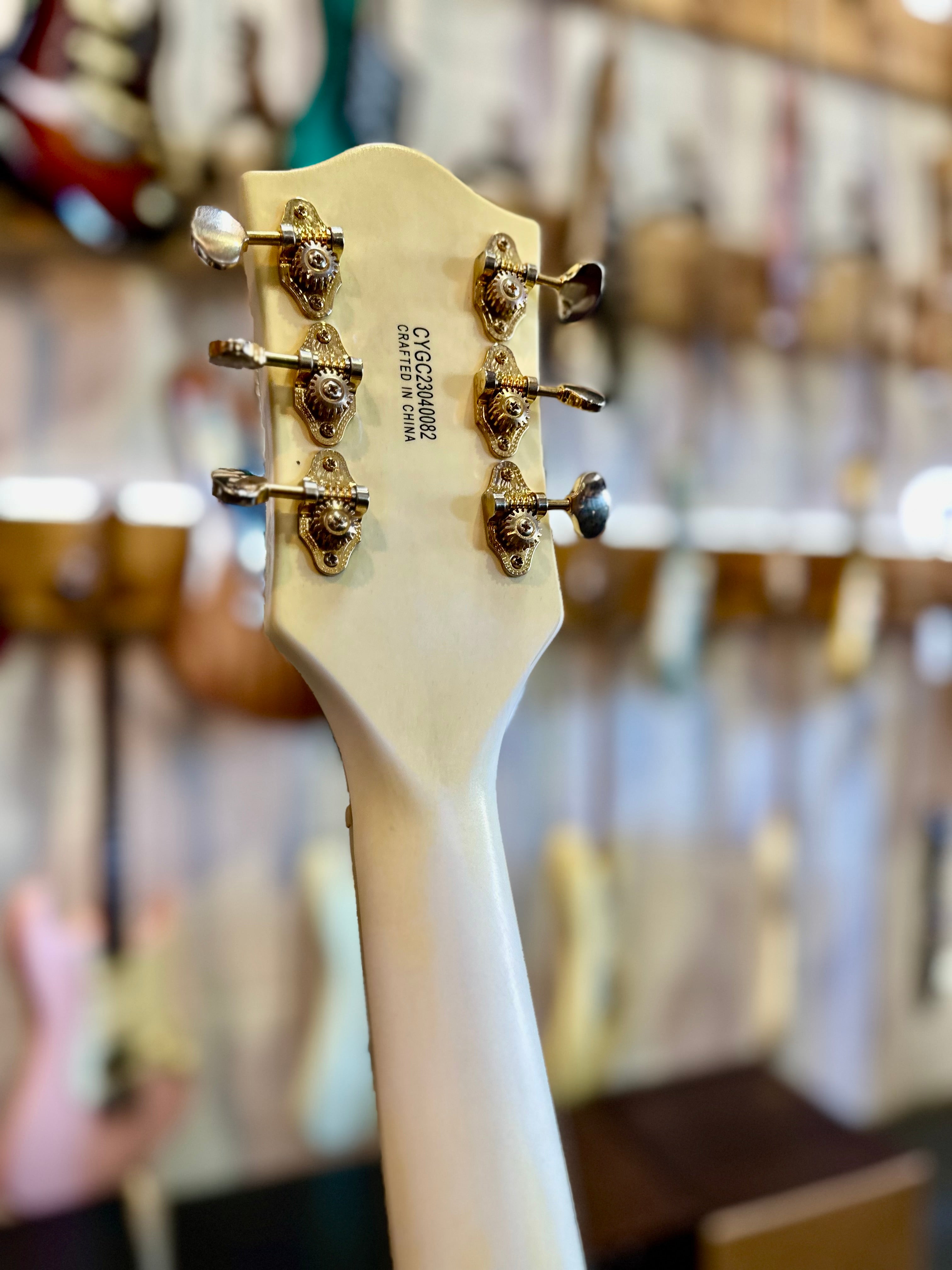 Gretsch | Leadbetter Rabid Dog Relic | G5422TG | Relic Vintage White Gretsch | Leadbetter Rabid Dog Relic | G5422TG | Relic Vintage White